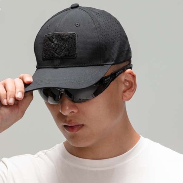 ランニングキャップ　通気性抜群パッチ付きメッシュキャップ