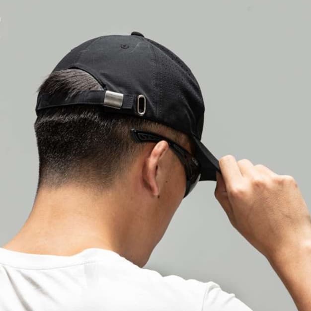 ランニングキャップ　通気性抜群パッチ付きメッシュキャップ