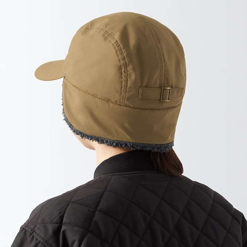 ランニングキャップ　ふわもこ耳当て付きアウトドアキャップ