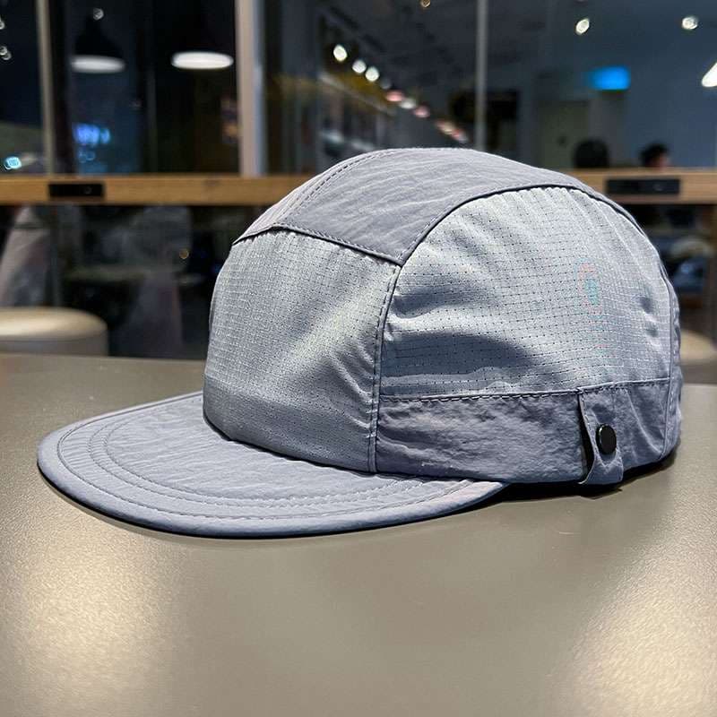 ランニングキャップ　マルチパネル軽量ランニングキャップ