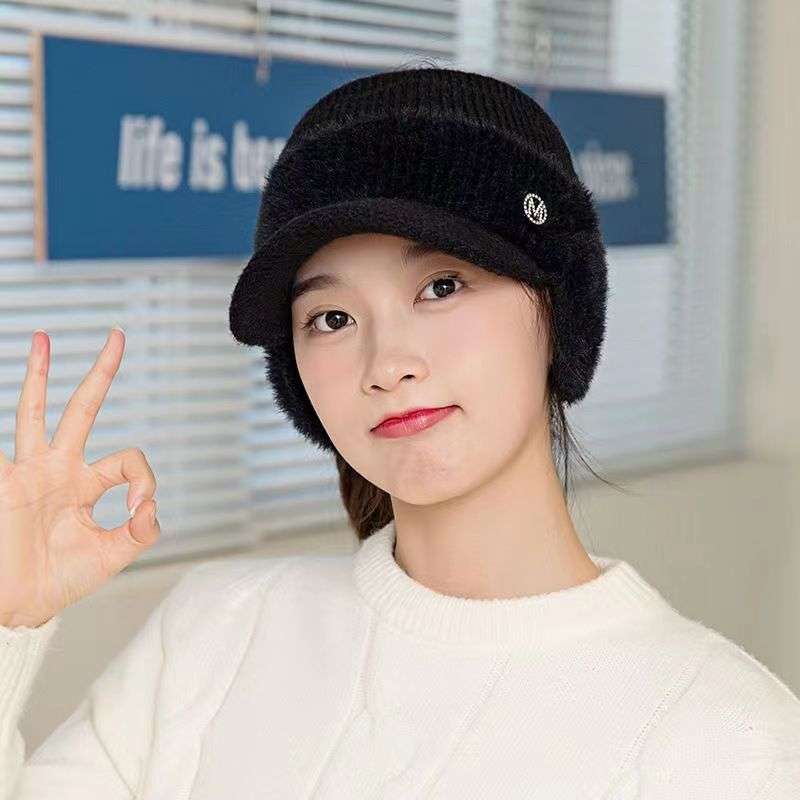 ランニングキャップ　耳あて付きニット帽キャップ