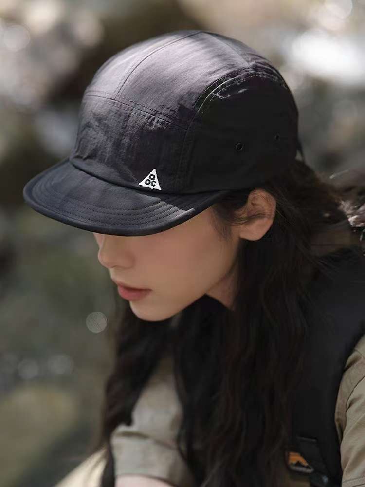 ランニングキャップ　アウトドア向け軽量5パネルキャップ