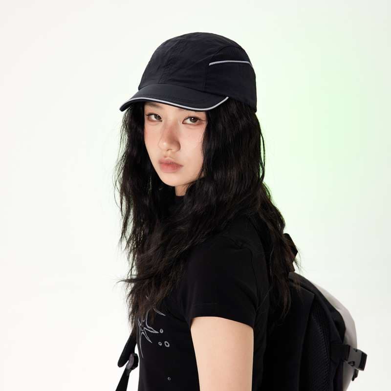 ランニングキャップ　スポーティ軽量キャップ