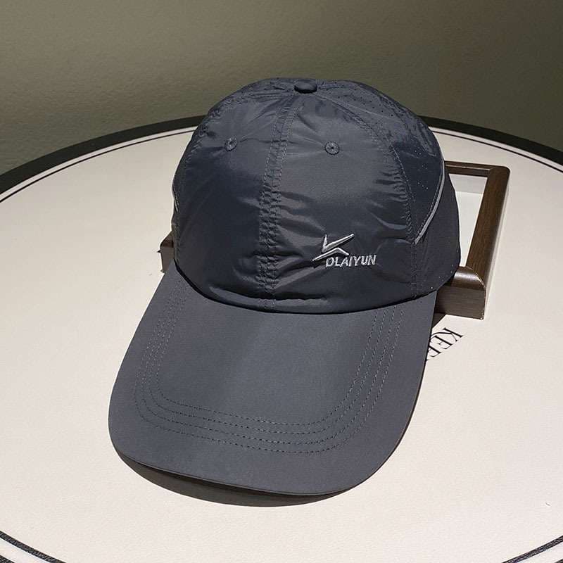 ランニングキャップ　軽量通気性スポーツキャップ