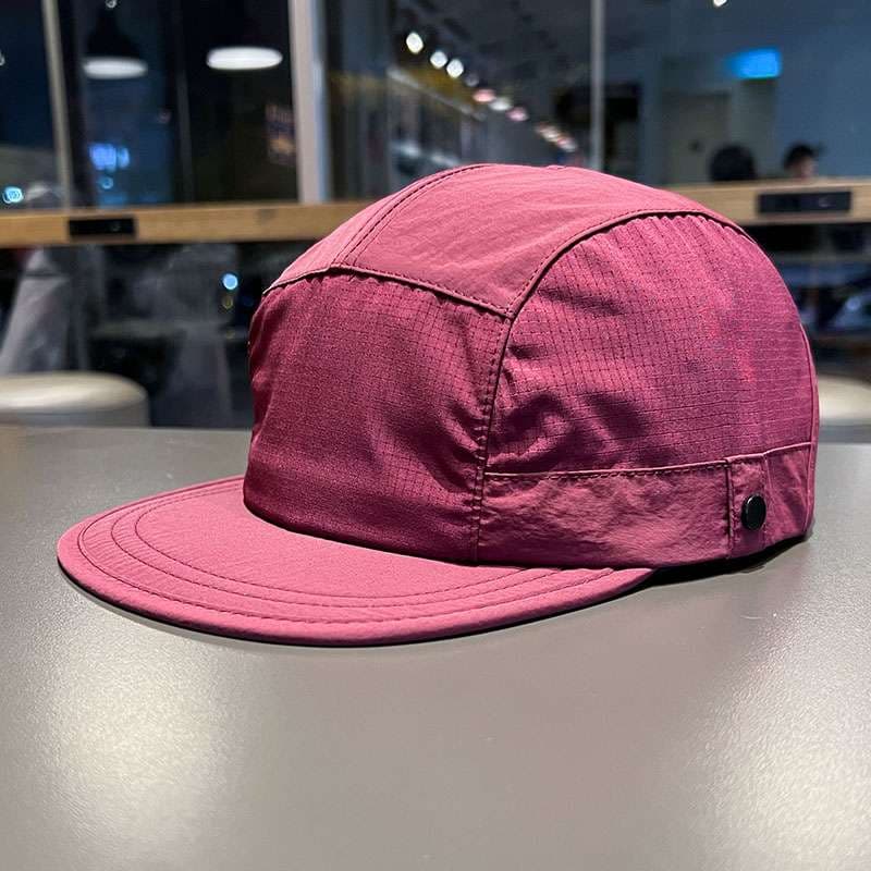 ランニングキャップ　マルチパネル軽量ランニングキャップ