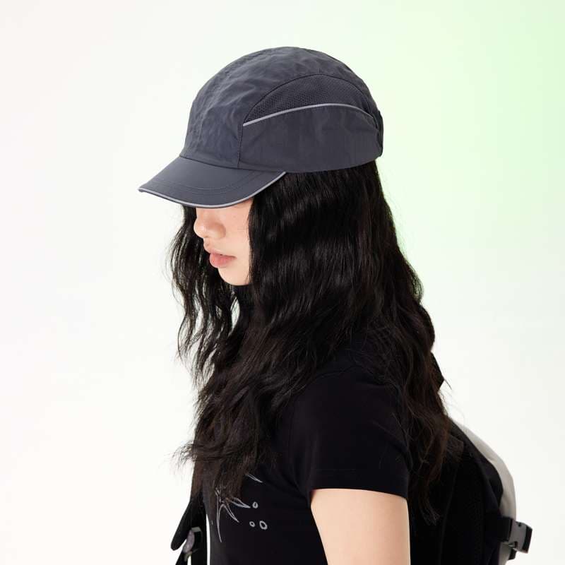 ランニングキャップ　スポーティ軽量キャップ