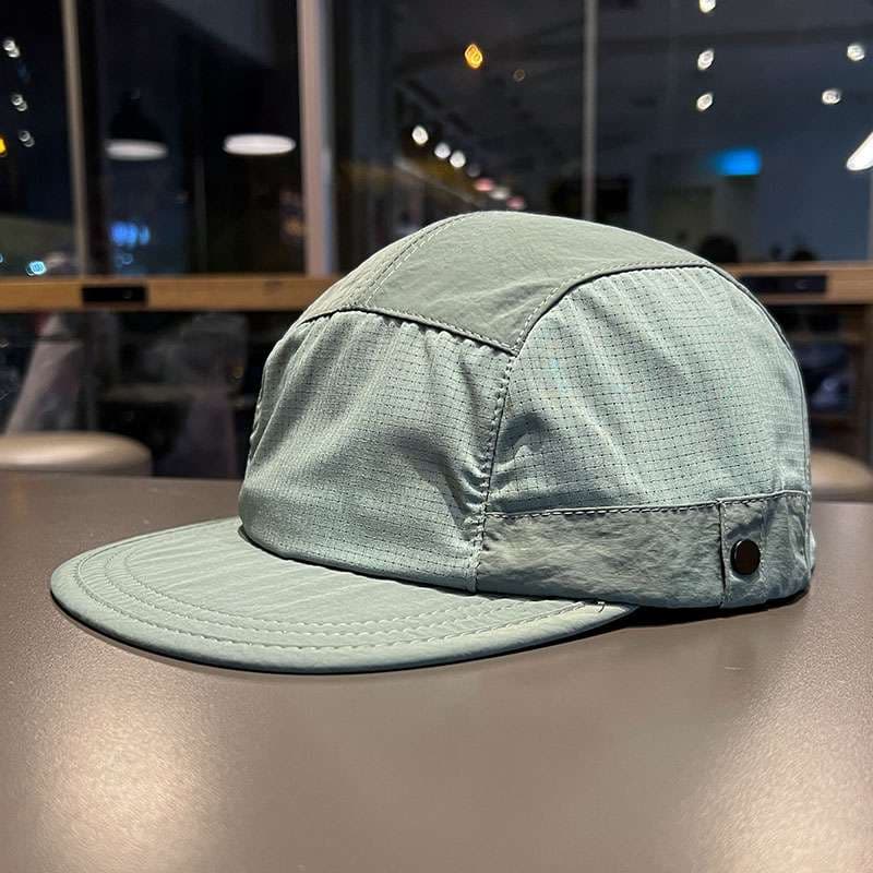 ランニングキャップ　マルチパネル軽量ランニングキャップ