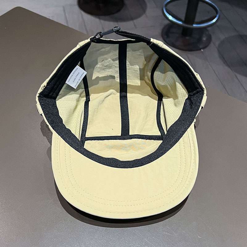 ランニングキャップ　マルチパネル軽量ランニングキャップ