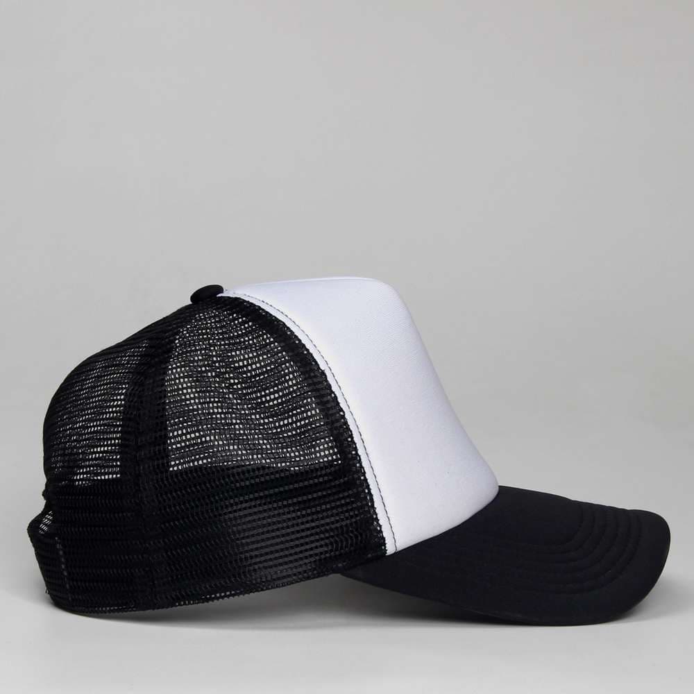 ランニングキャップ　通気性抜群メッシュトラッカーキャップ