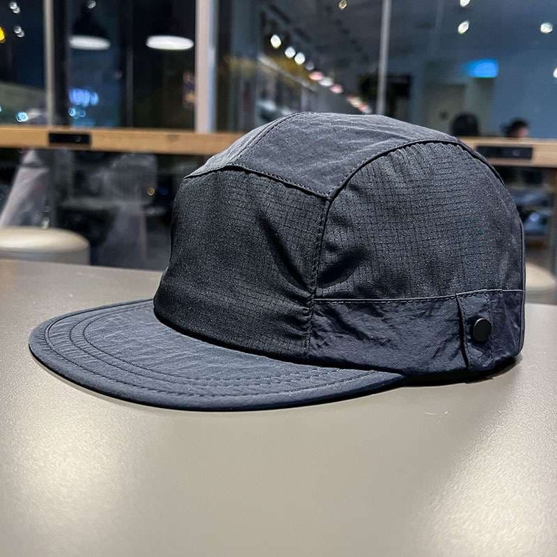 ランニングキャップ　マルチパネル軽量ランニングキャップ